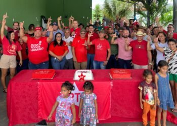 Filiados e simpatizantes do PT celebram 46 anos do partido em Canaã dos Carajás