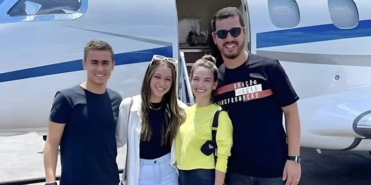 Nikolas Ferreira — o “arauto da moralidade” pego de calça curta