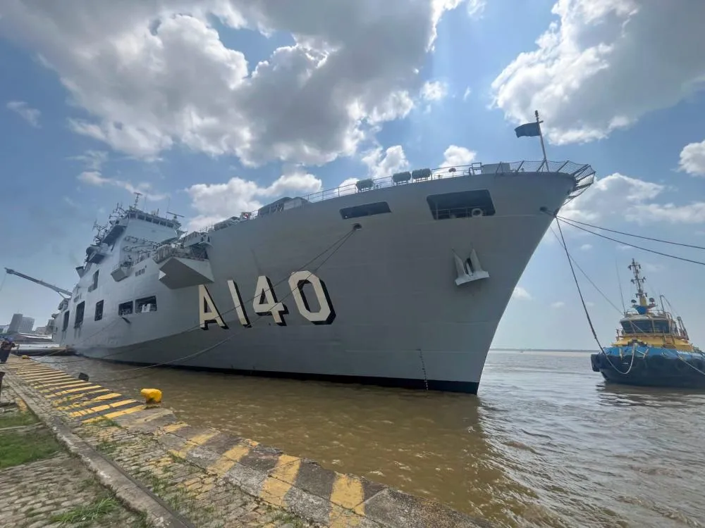 O Maior Navio de Guerra da Marinha Está em Belém para a COP30
