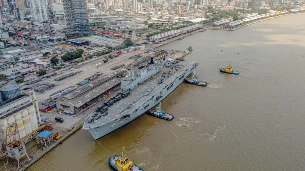 O Maior Navio de Guerra da Marinha Está em Belém para a COP30
