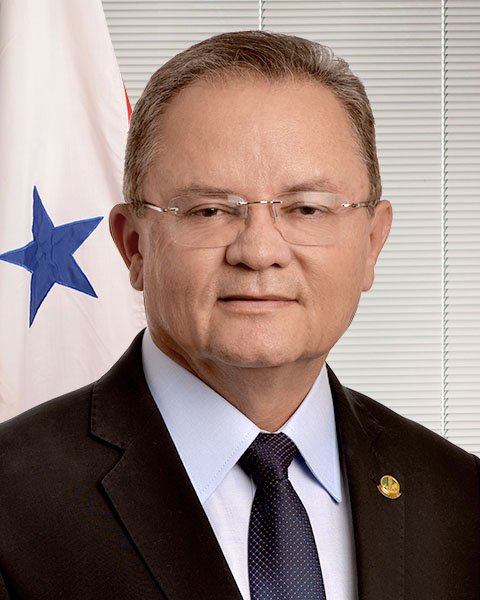 Zequinha Marinho assina — e depois recua na "PEC 7x0" após pressão de trabalhadores do Pará