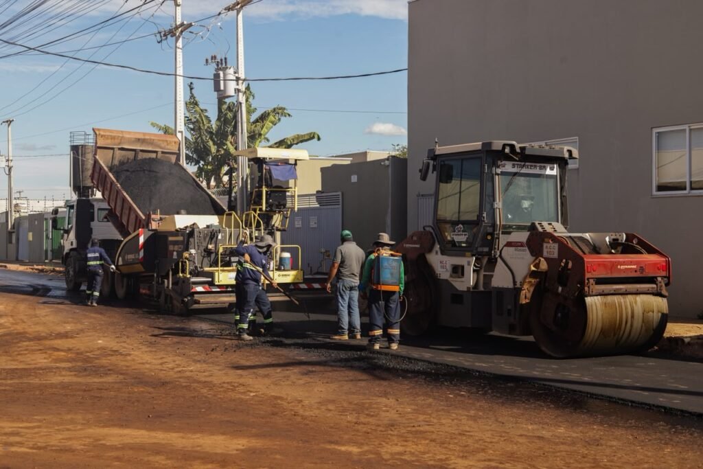 Vale dos Sonhos I e Vale dos Sonhos III recebem pavimentação asfáltica