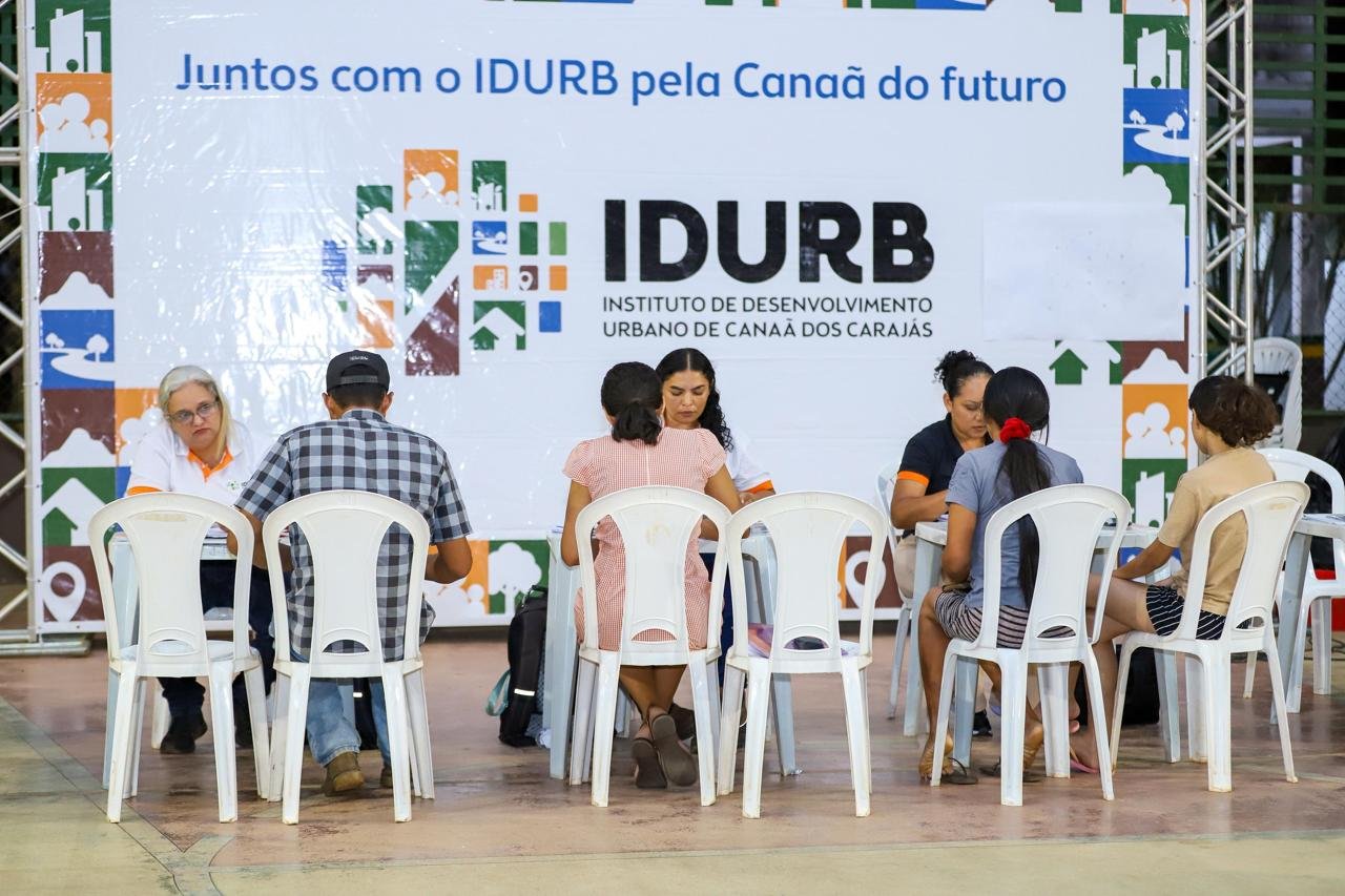 IDURB realiza plantão de serviços na Praça da Bíblia