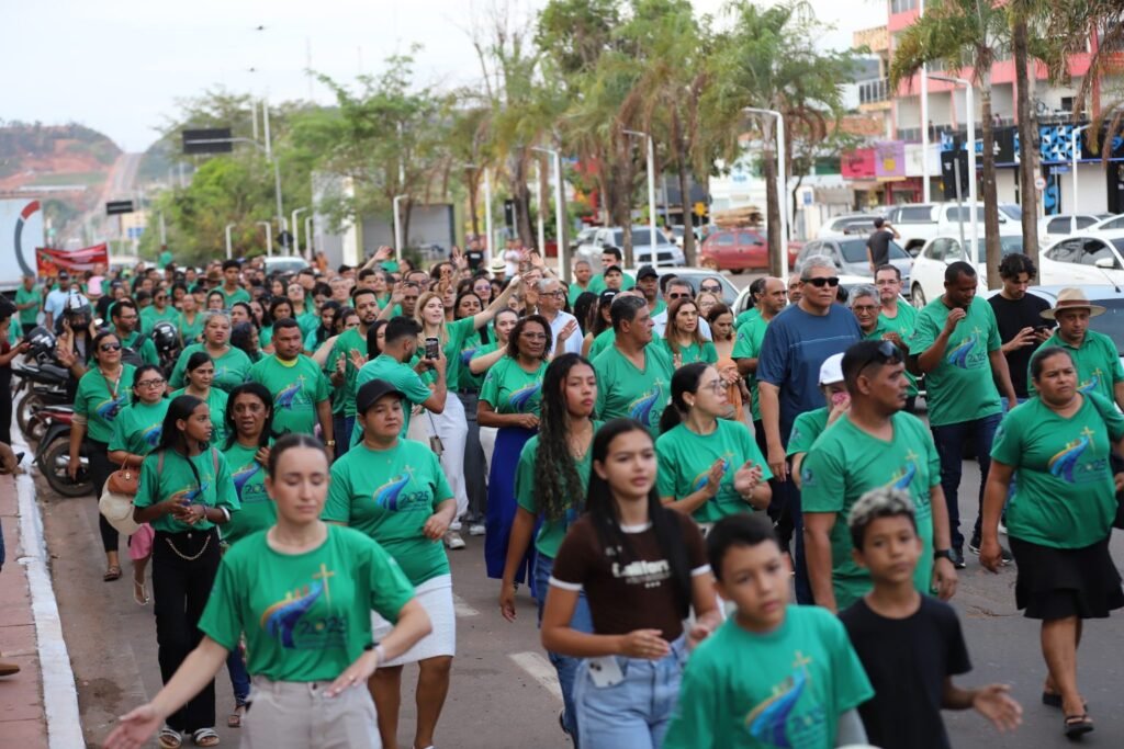Fé, louvor e comunhão marcam celebração do Dia do Evangélico