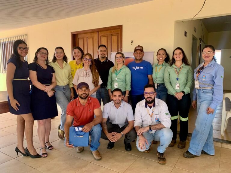 Projeto "Saúde e Movimento nas Vilas" entrega óculos de grau a moradores da Vila Américo Santana