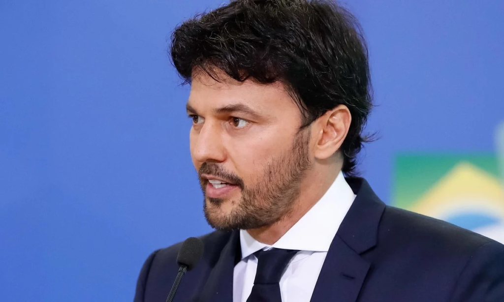 Fábio Faria aciona advogados e prepara ações contra sites e personalidades por relatos sobre festa de Vorcaro