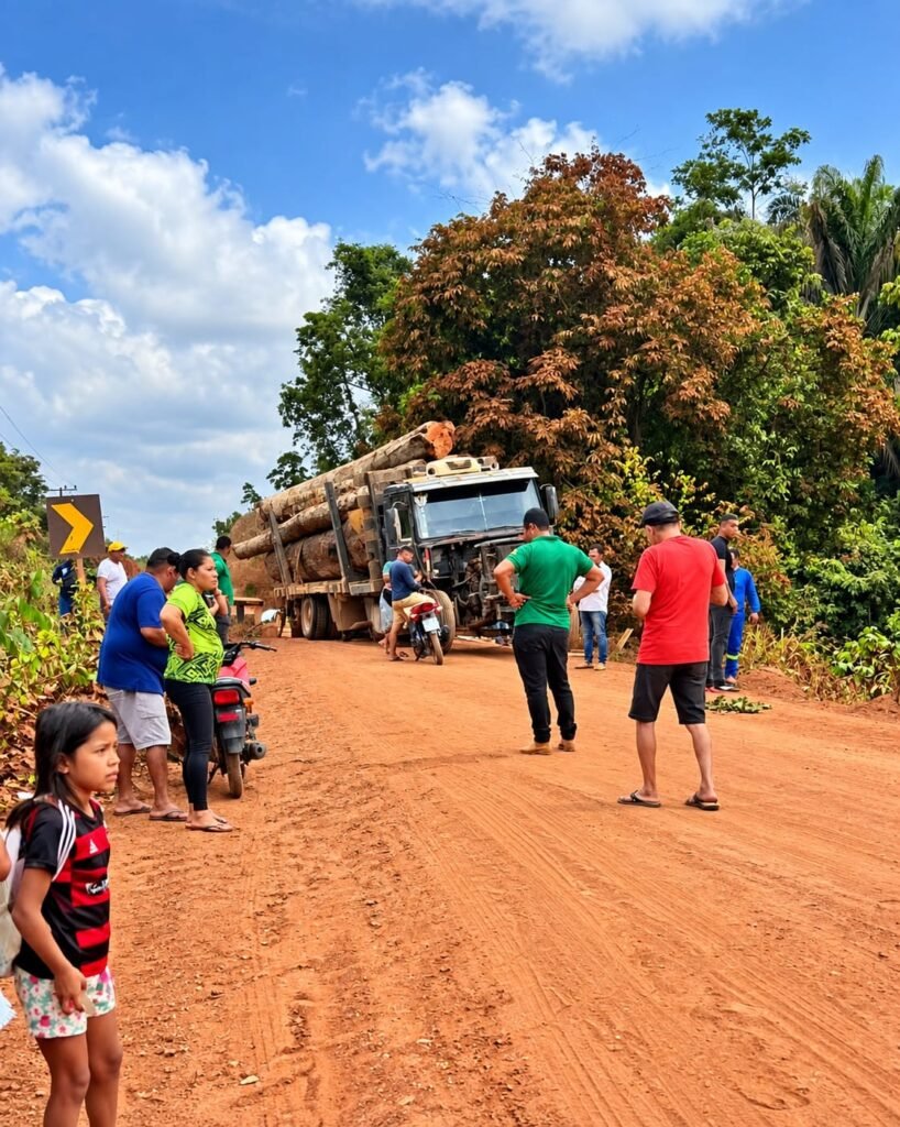 Amazônia sob pressão: Caminhões carregados de toras expõem necessidade urgente de fiscalização na Transcametá