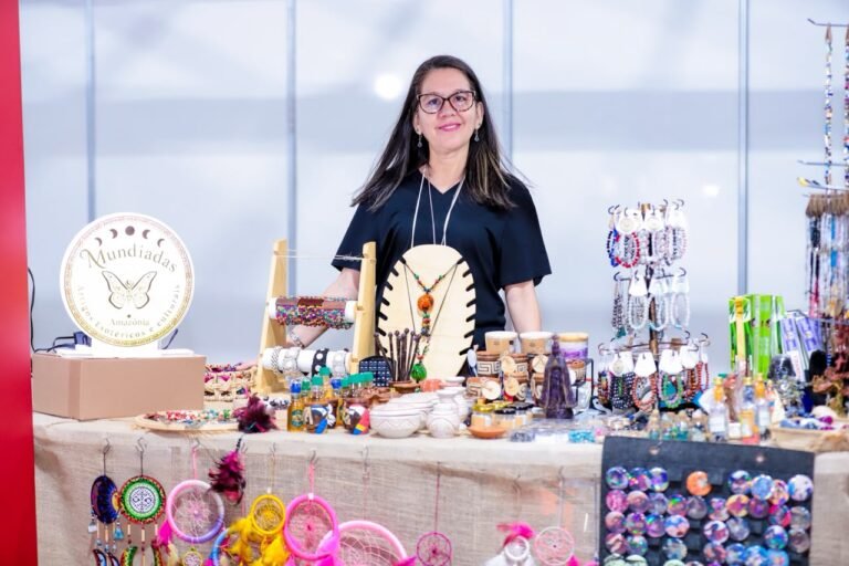 Projeto Atitude Mulher abre espaço para oito artesãs na Fenecan